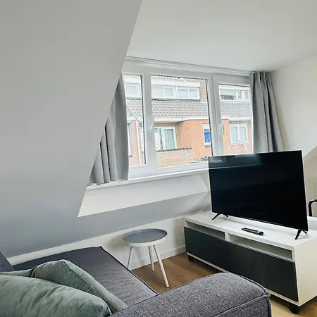 Bed & 114 Apartment