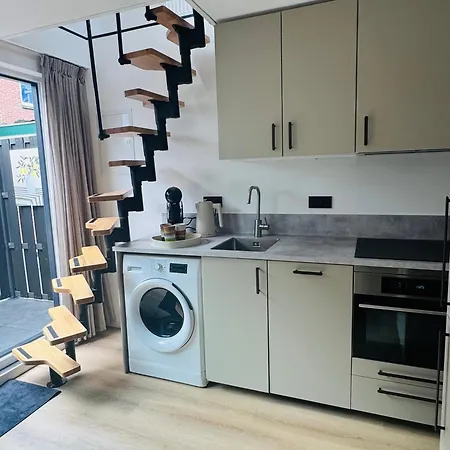 Apartment Bed & 114